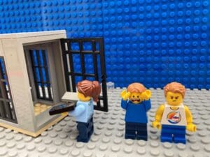 Mum putting screens in jail