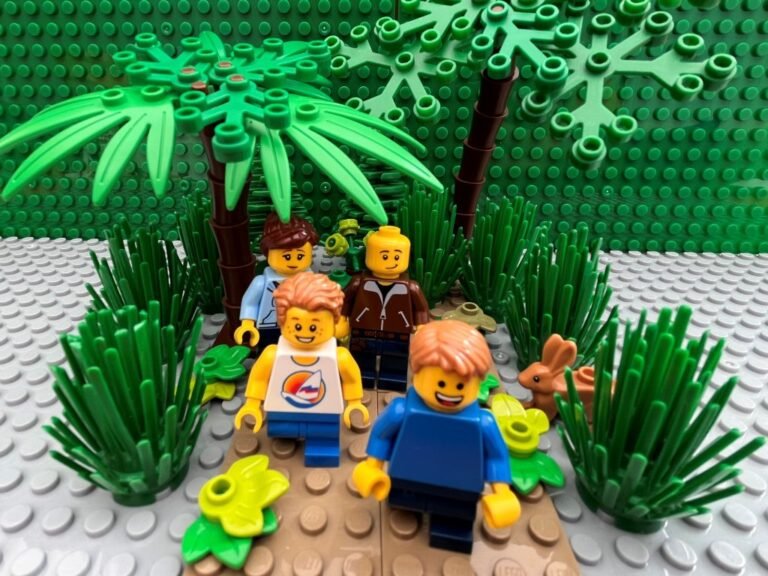 Family of four walking through the forest in Center Parcs